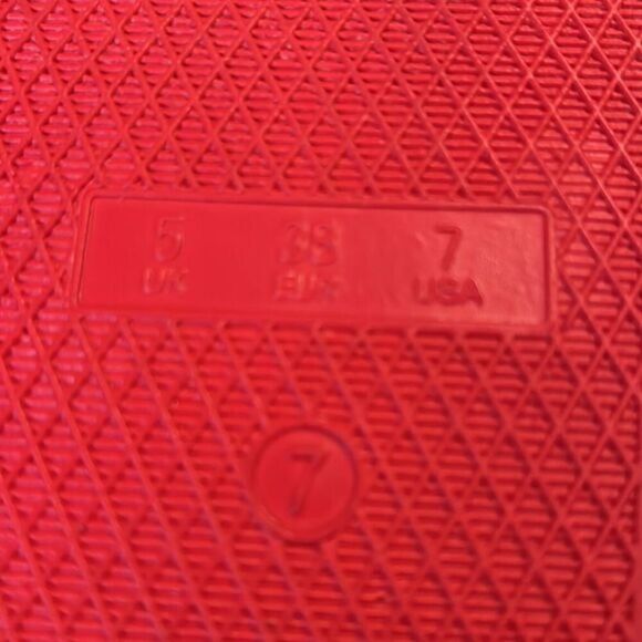 Betty Boop Red Slip On Women's Slides Sandals Size 7 - Picture 9 of 10